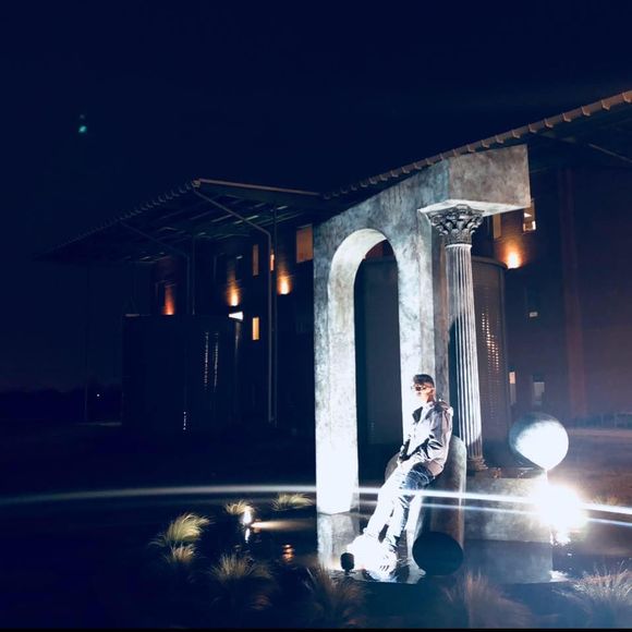 Meet your Posher, Alejandro - Picture 1 of 1